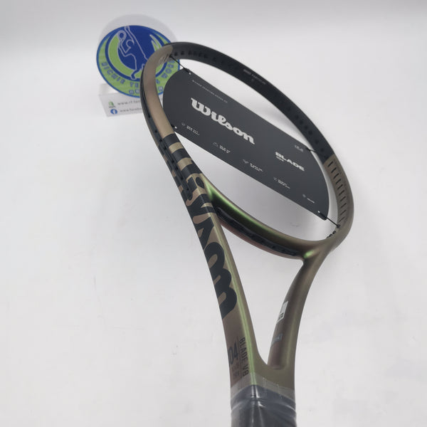 Wilson Blade 104 V8.0 WR079111U2 290g Grip #2 4 1/4 16 x 19