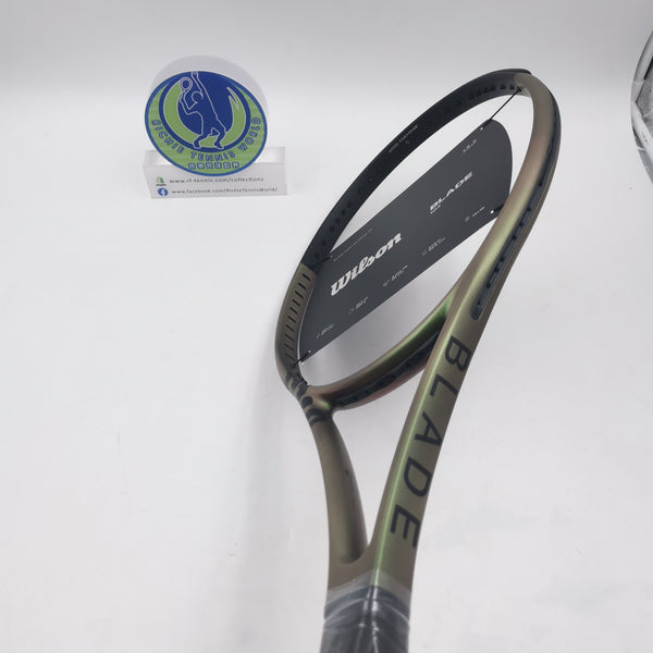 Wilson Blade 104 V8.0 WR079111U2 290g Grip #2 4 1/4 16 x 19